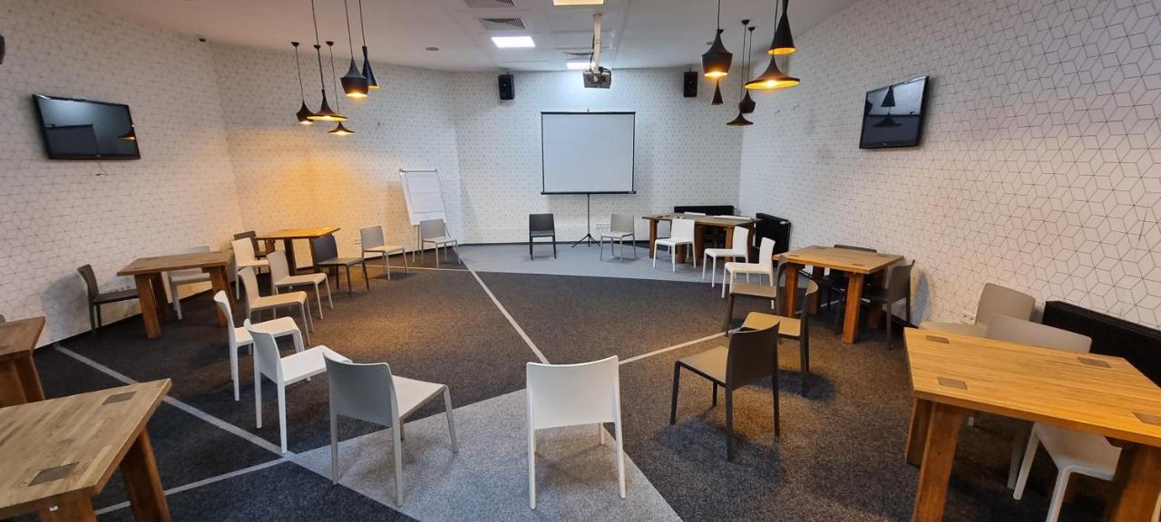 Fordan Hotel Печ Екстериор снимка