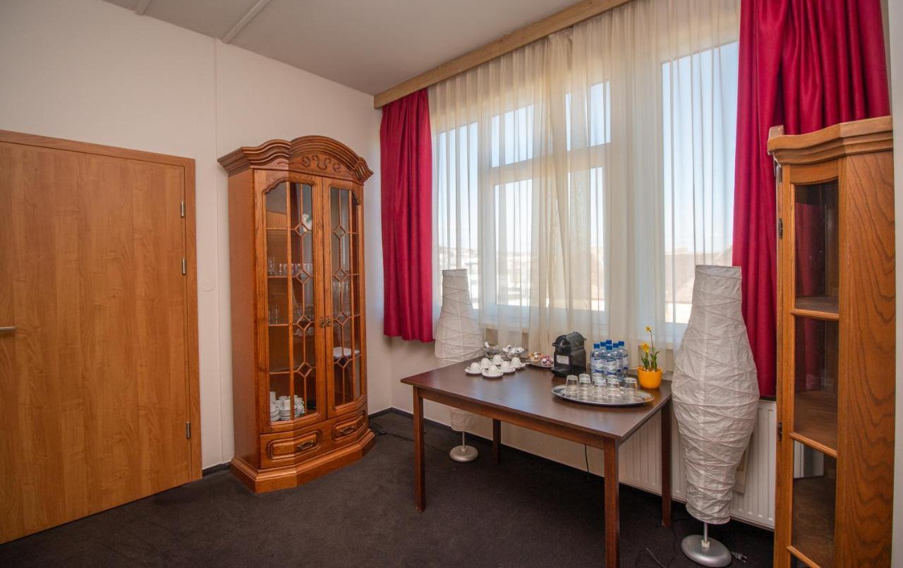 Fordan Hotel Печ Екстериор снимка