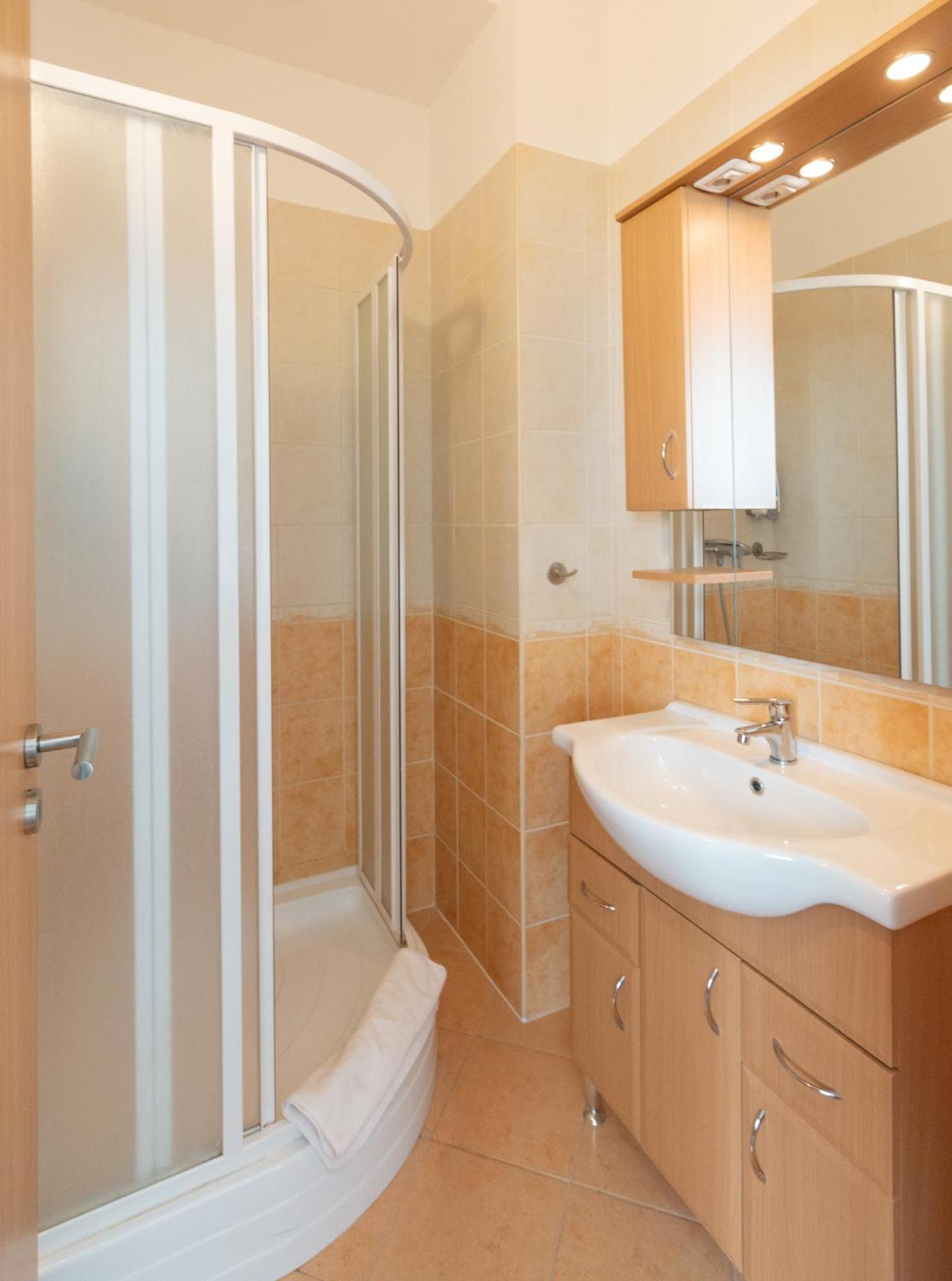 Fordan Hotel Печ Екстериор снимка