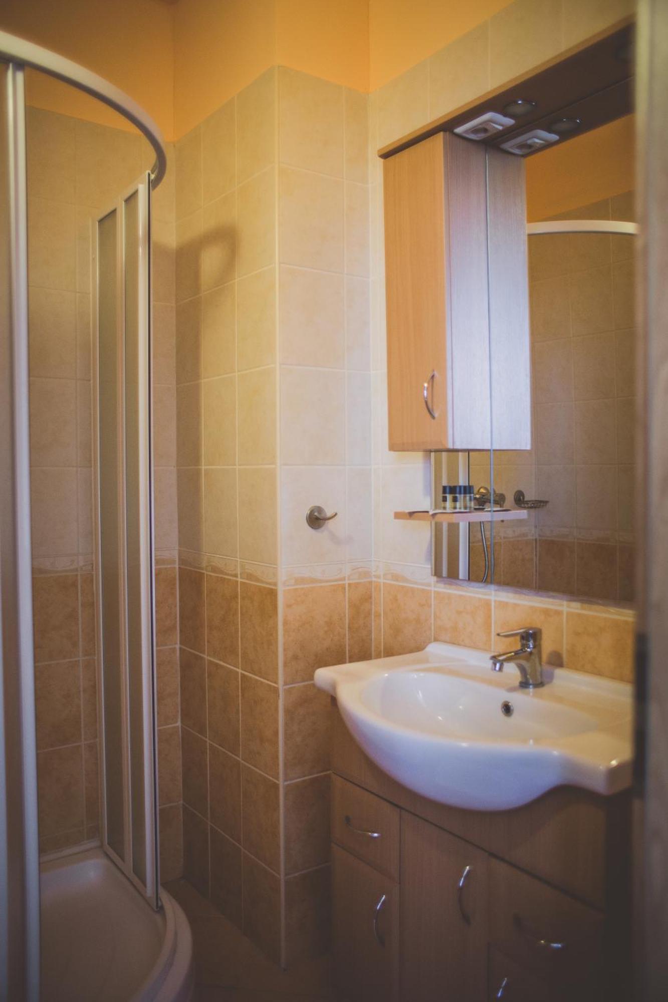 Fordan Hotel Печ Екстериор снимка