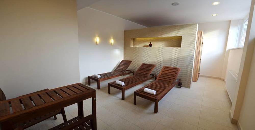 Fordan Hotel Печ Екстериор снимка